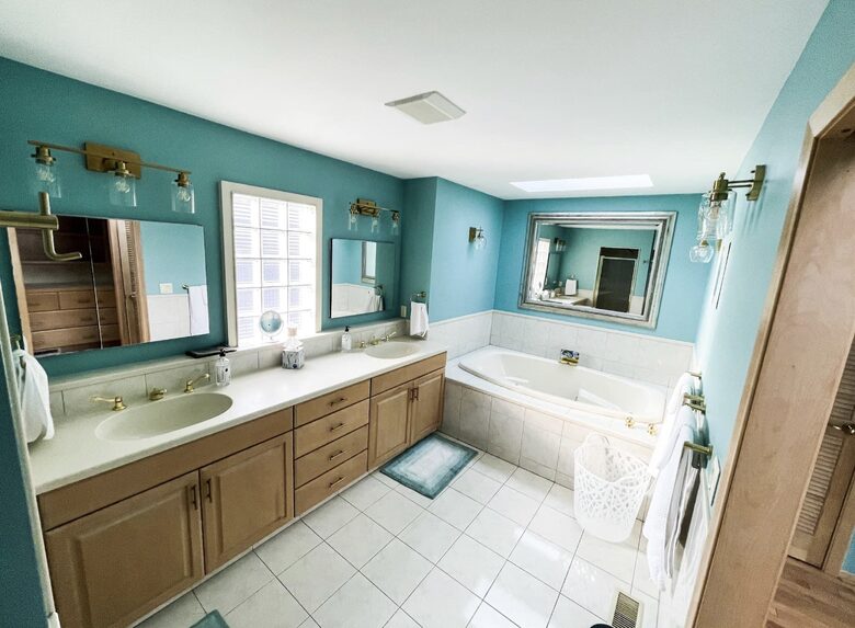 Hidden Gem Lakefront Home - Clear Lake, Iowa