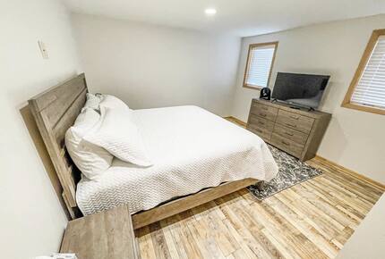 Hidden Gem Lakefront Home - Clear Lake, Iowa