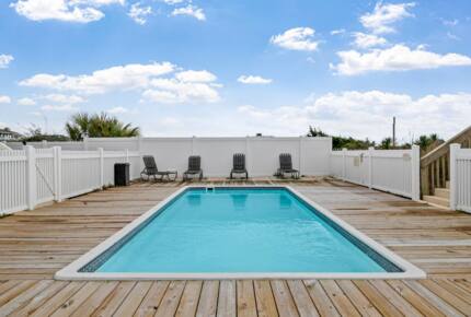 Kindred Spirit Beachfront Beauty - Holden Beach, North Carolina