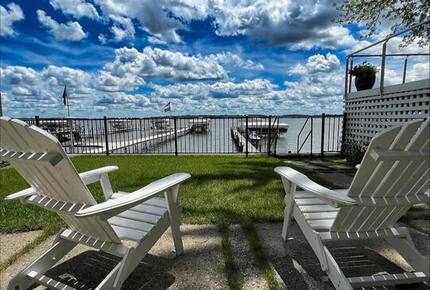 Hidden Gem Lakefront Home - Clear Lake, Iowa