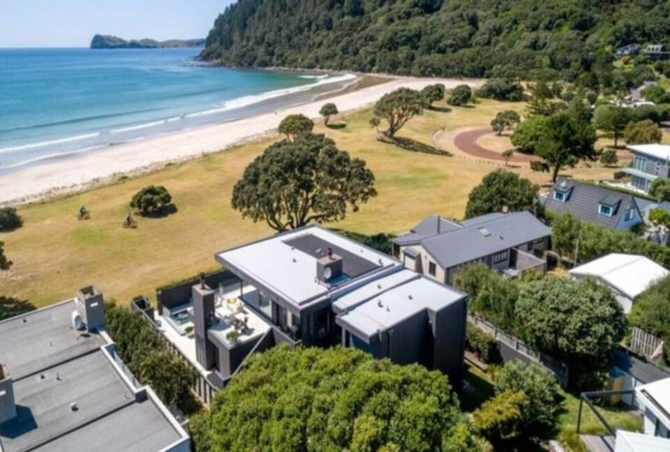Beachfront Villa | Pauanui - Hikuai, New Zealand