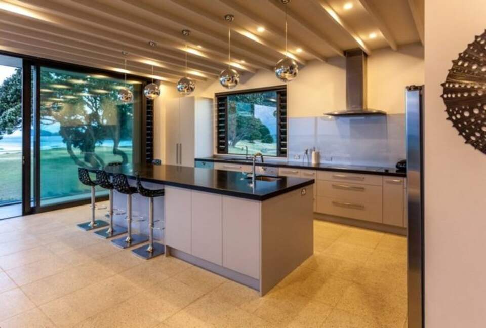 Beachfront Villa | Pauanui - Hikuai, New Zealand