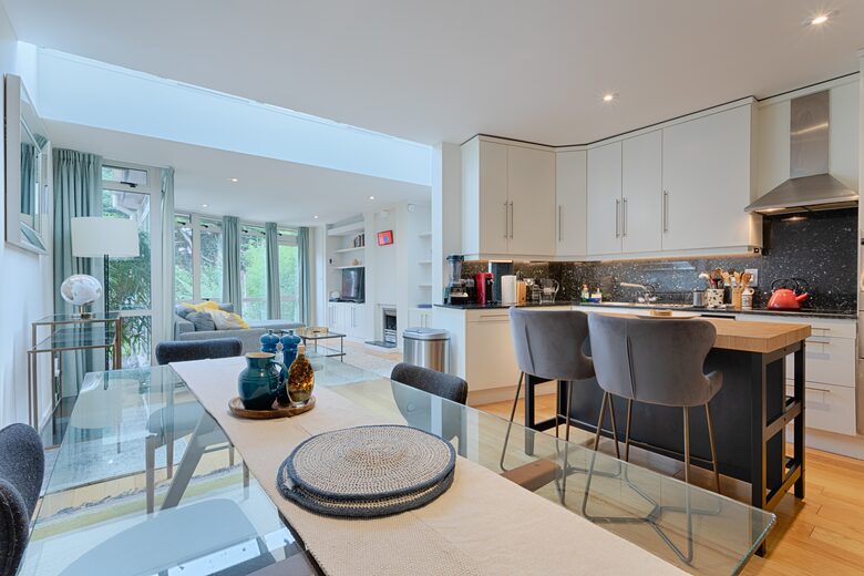 Shrewsbury Park - Dublin, Ireland