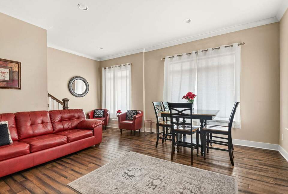 NashVilla - Luxury Townhome by Belmont - Nashville, Tennessee