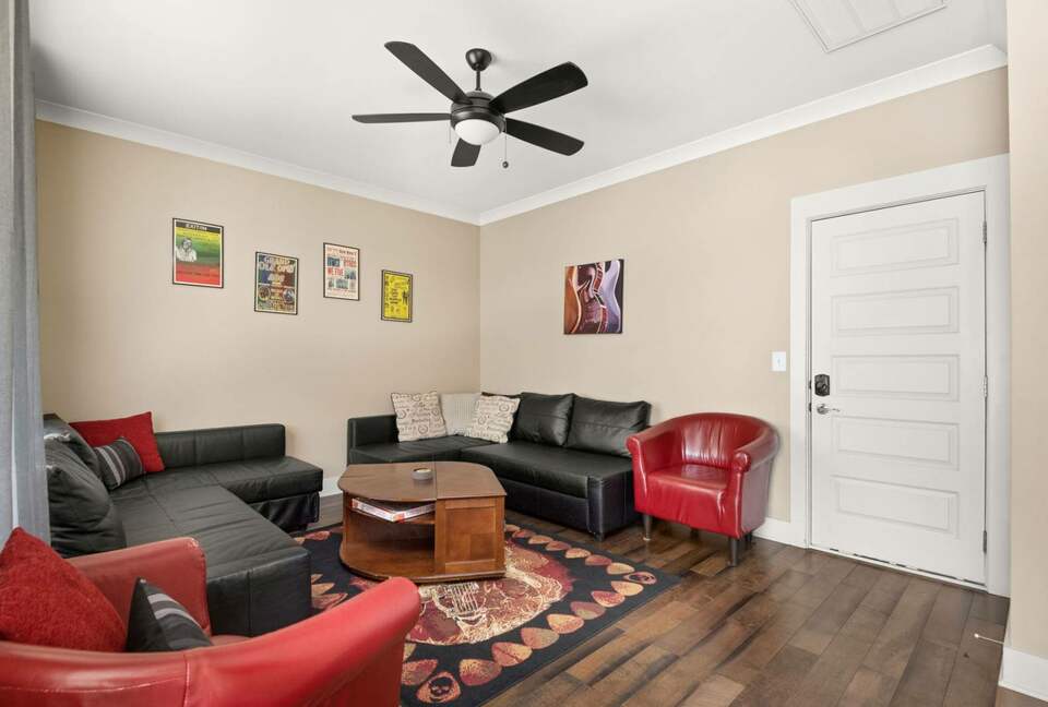 NashVilla - Luxury Townhome by Belmont - Nashville, Tennessee