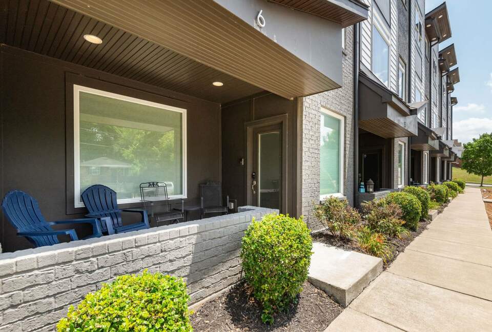 NashVilla - Luxury Townhome by Belmont - Nashville, Tennessee