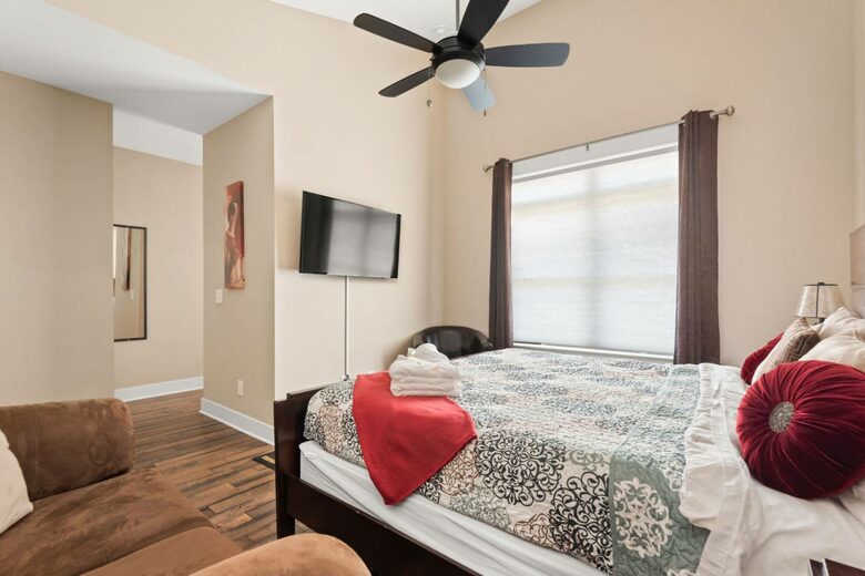 NashVilla - Luxury Townhome by Belmont - Nashville, Tennessee