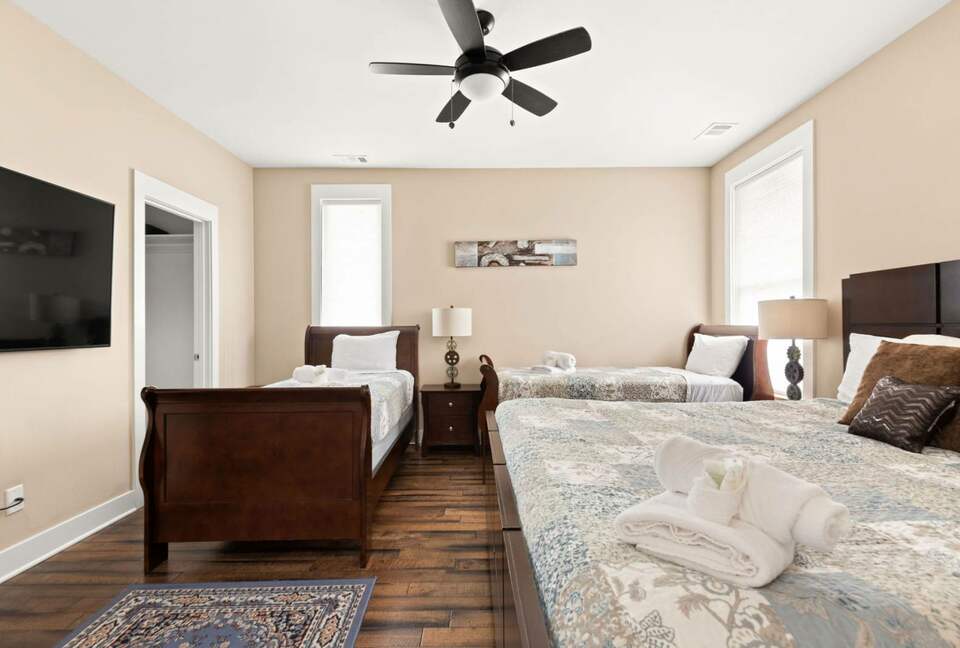 NashVilla - Luxury Townhome by Belmont - Nashville, Tennessee