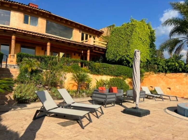 La Peña Rock House - Valle de Bravo, Mexico