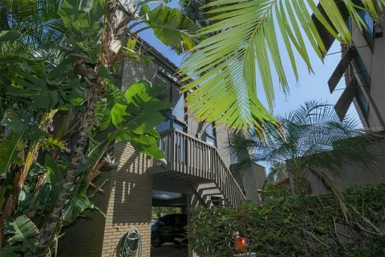 Beachfront MidCentury Modern Flat - Sarasota, Florida