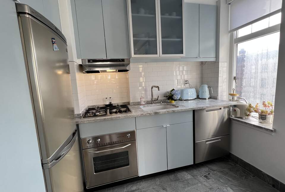 West Chelsea Residence where Cool meets LUX overlooking The HighLine, World Class Art Galleries, Hudson River & Hudson Yards - New York City, New York