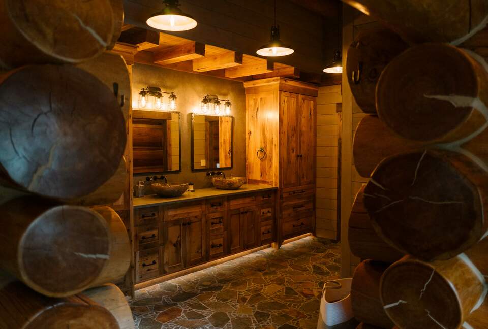 The Ranch House at Petty Creek Mountain Ranch - Alberton, Montana