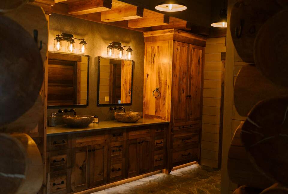 The Ranch House at Petty Creek Mountain Ranch - Alberton, Montana