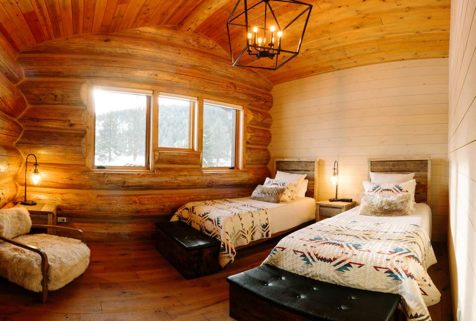 The Ranch House at Petty Creek Mountain Ranch - Alberton, Montana