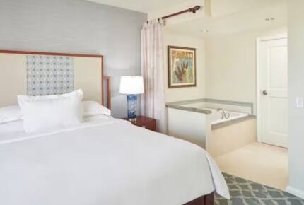 The Grand Waikikian at Hilton Hawaiian Village 1-Bedroom - Honolulu, Hawaii