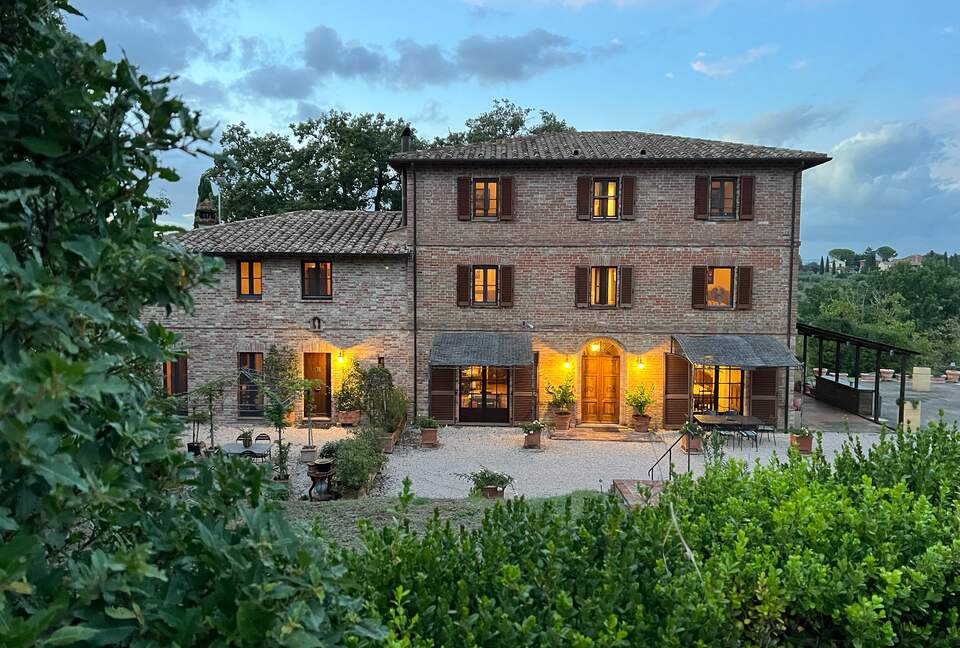 Villa San Lorenzo Umbrian Estate - Castiglione Del Lago, Italy