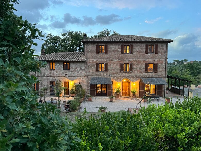 Villa San Lorenzo Umbrian Estate - Castiglione Del Lago, Italy