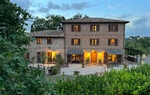 Villa San Lorenzo Umbrian Estate - Castiglione Del Lago, Italy