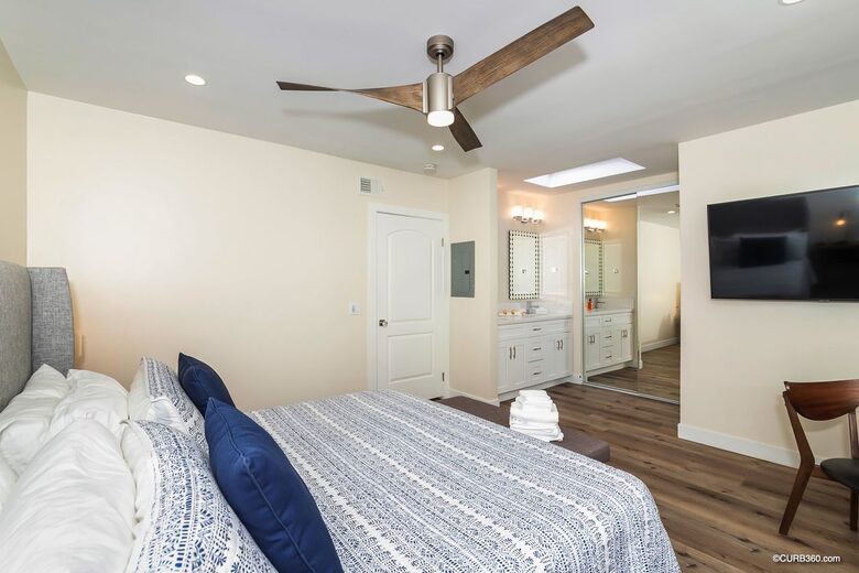 Mission Beach Townhome with Bay Views - San Diego, California