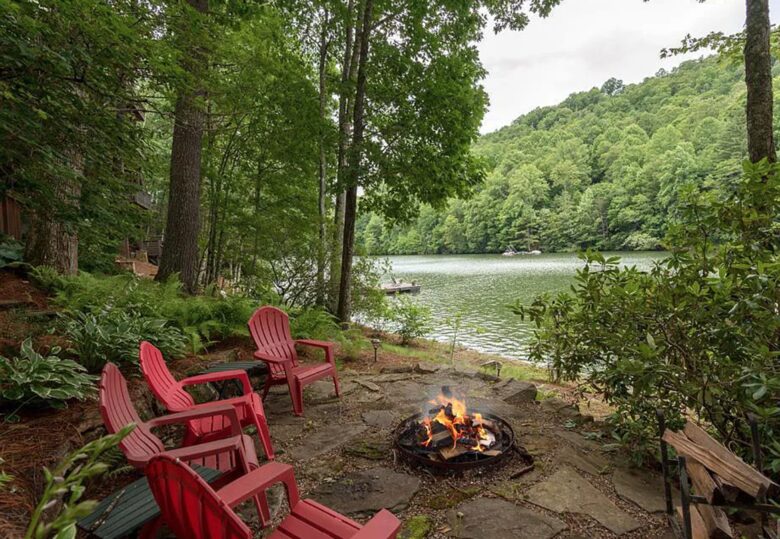 Luxe Cabin on the Lake - Glenville, North Carolina