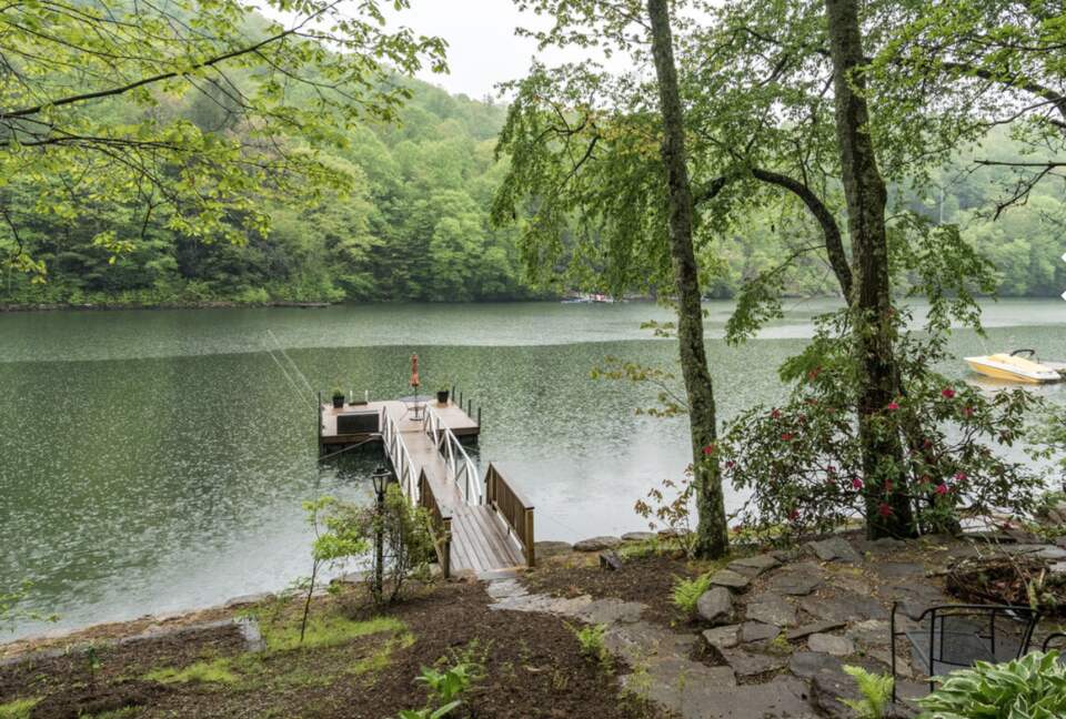 Luxe Cabin on the Lake - Glenville, North Carolina