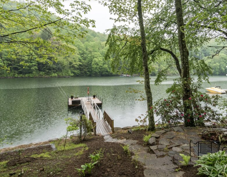 Luxe Cabin on the Lake - Glenville, North Carolina