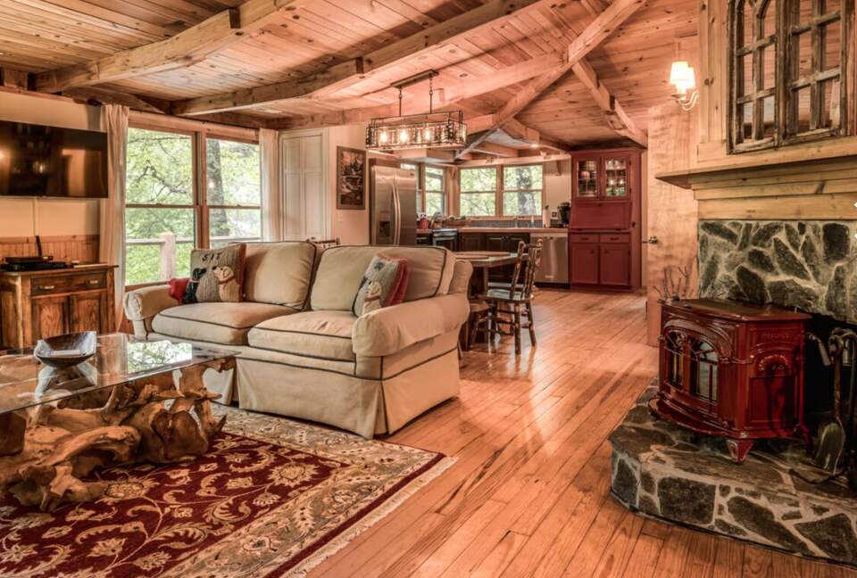 Luxe Cabin on the Lake - Glenville, North Carolina