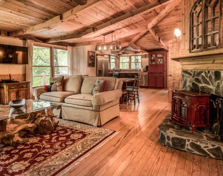 Luxe Cabin on the Lake - Glenville, North Carolina