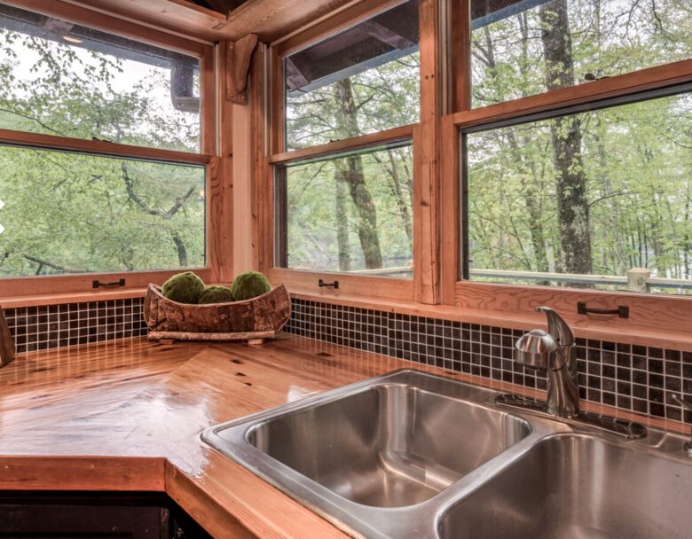 Luxe Cabin on the Lake - Glenville, North Carolina