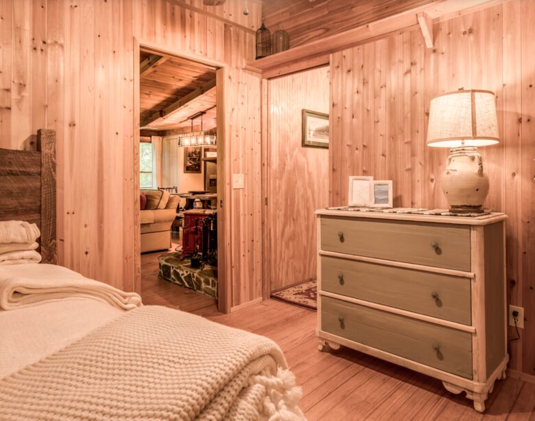 Luxe Cabin on the Lake - Glenville, North Carolina