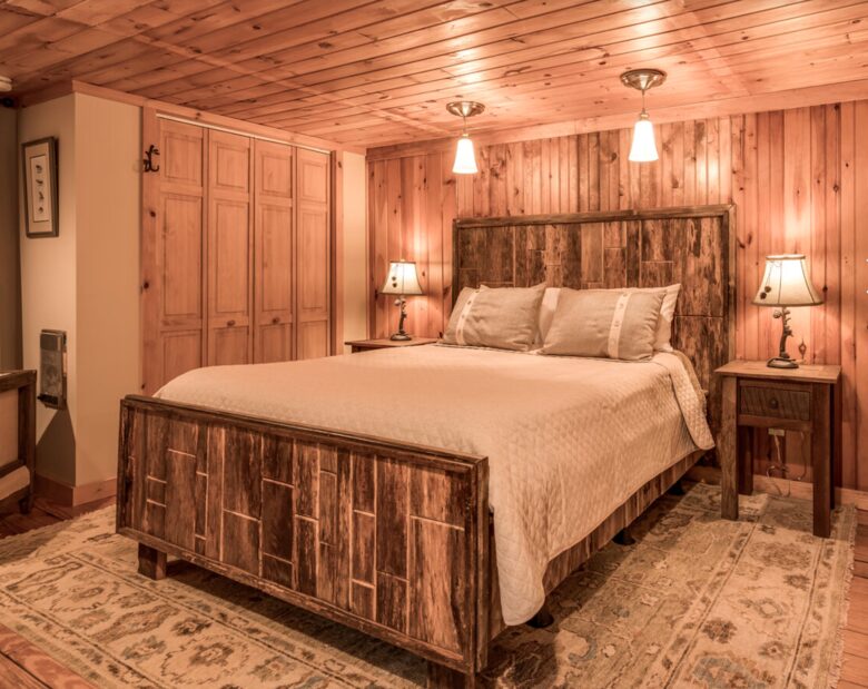 Luxe Cabin on the Lake - Glenville, North Carolina