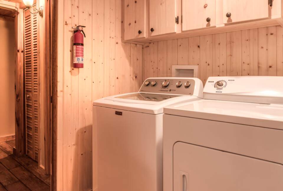 Luxe Cabin on the Lake - Glenville, North Carolina