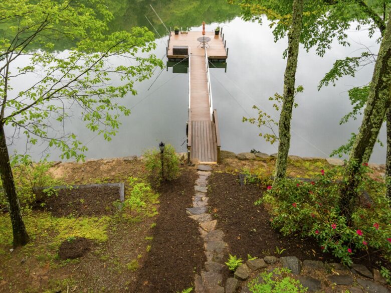 Luxe Cabin on the Lake - Glenville, North Carolina