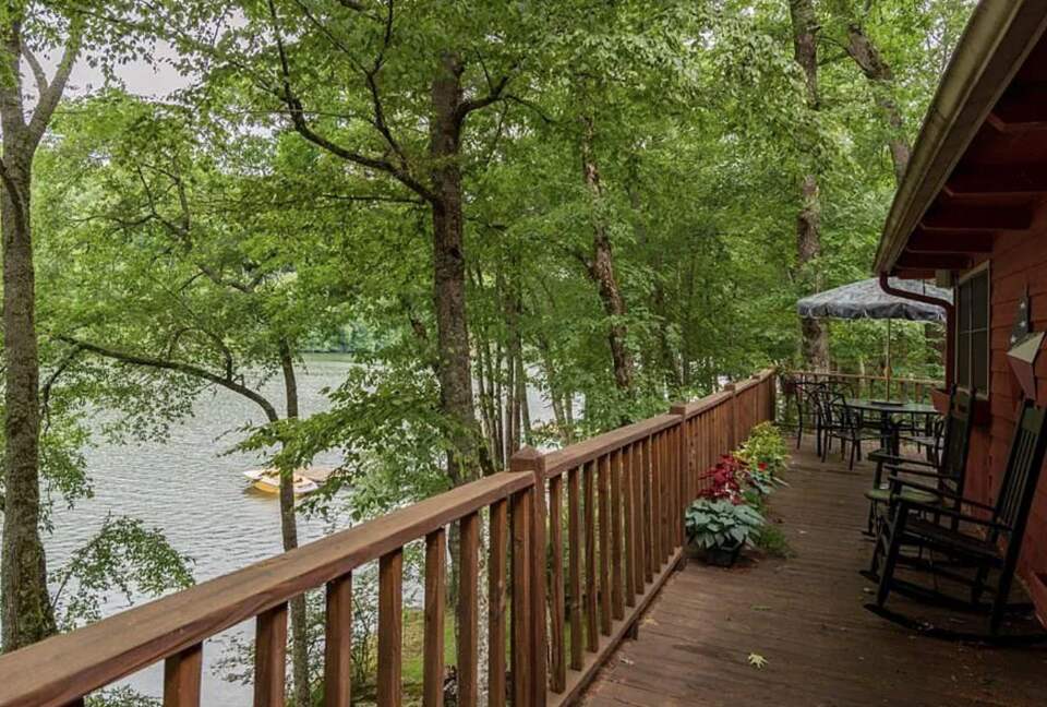 Luxe Cabin on the Lake - Glenville, North Carolina