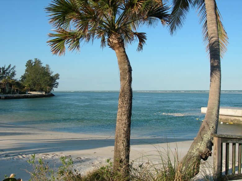 Beachfront MidCentury Modern Flat - Sarasota, Florida