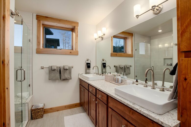 Lower level primary bath