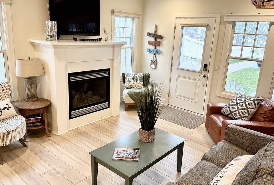 Living room with gas fireplace