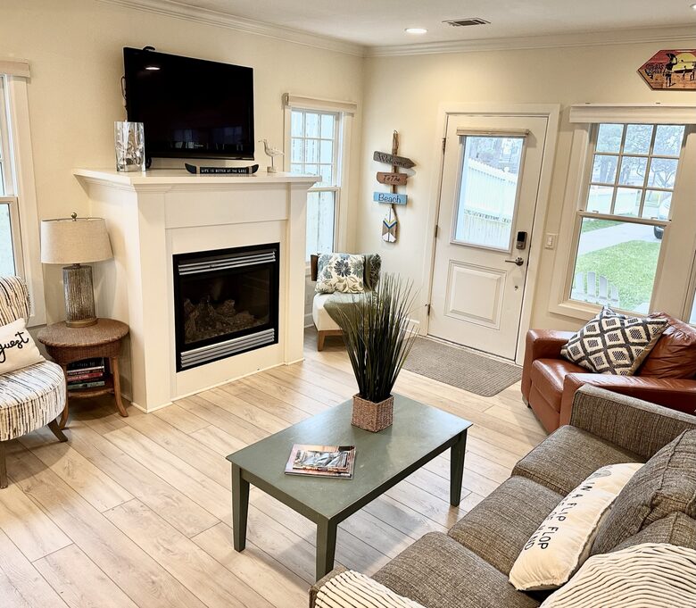 Living room with gas fireplace