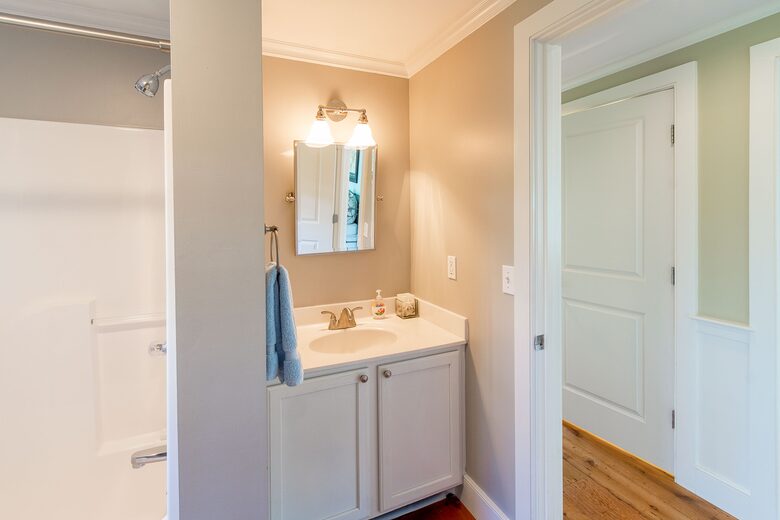 Charming Nantucket Escape with private yard - Nantucket, Massachusetts