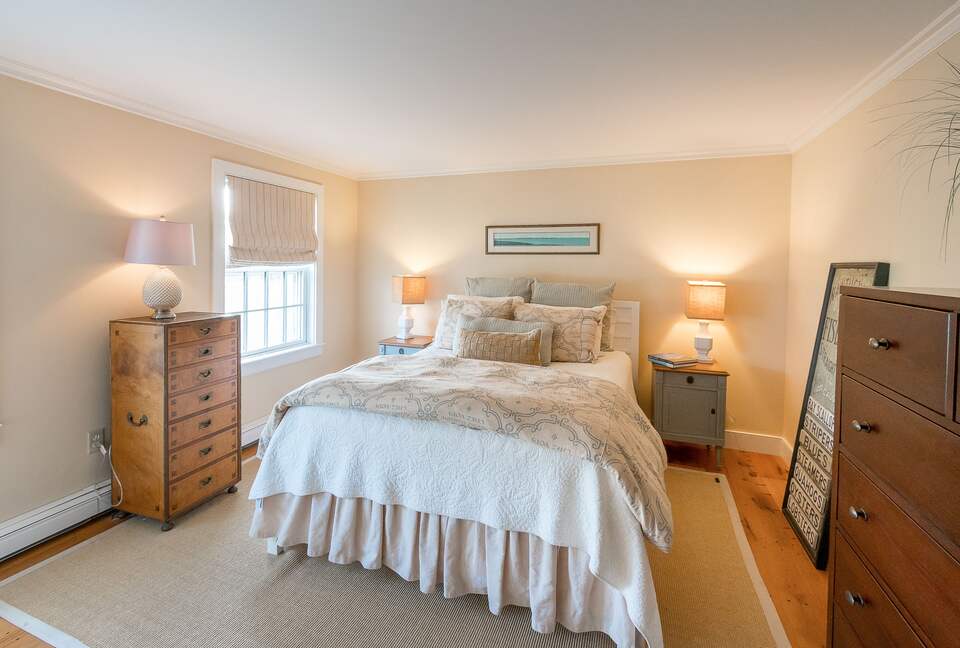 Charming Nantucket Escape with private yard - Nantucket, Massachusetts