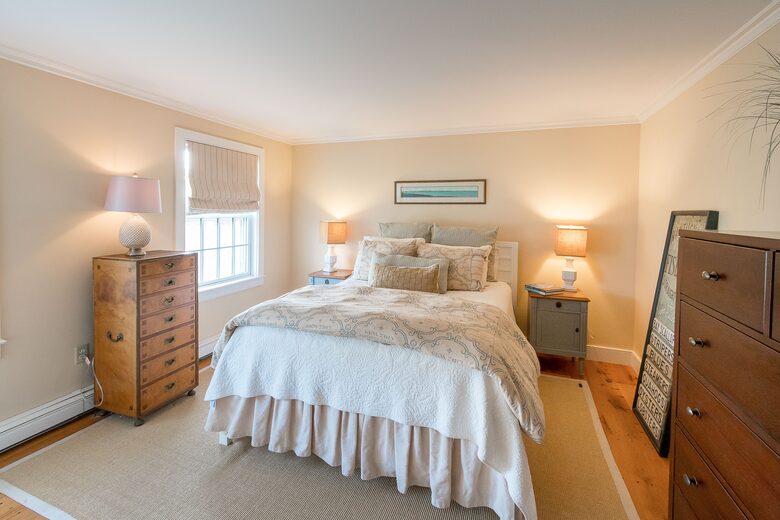 Charming Nantucket Escape with private yard - Nantucket, Massachusetts