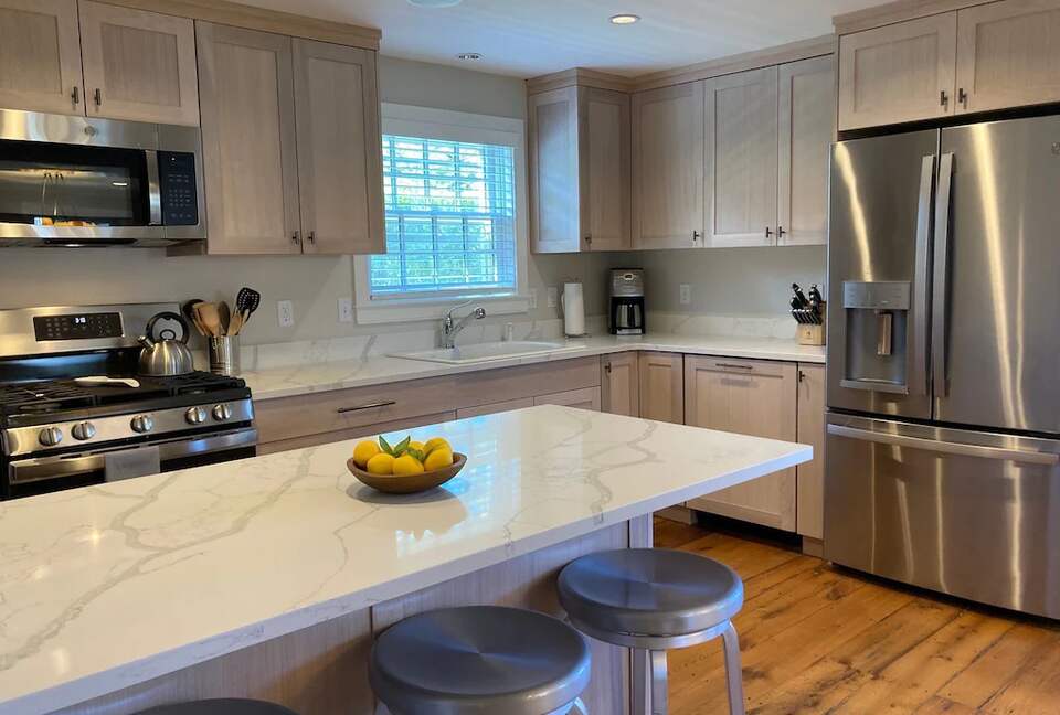 Charming Nantucket Escape with private yard - Nantucket, Massachusetts