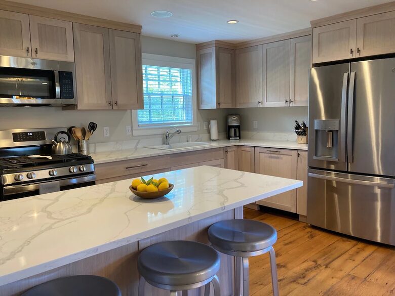 Charming Nantucket Escape with private yard - Nantucket, Massachusetts