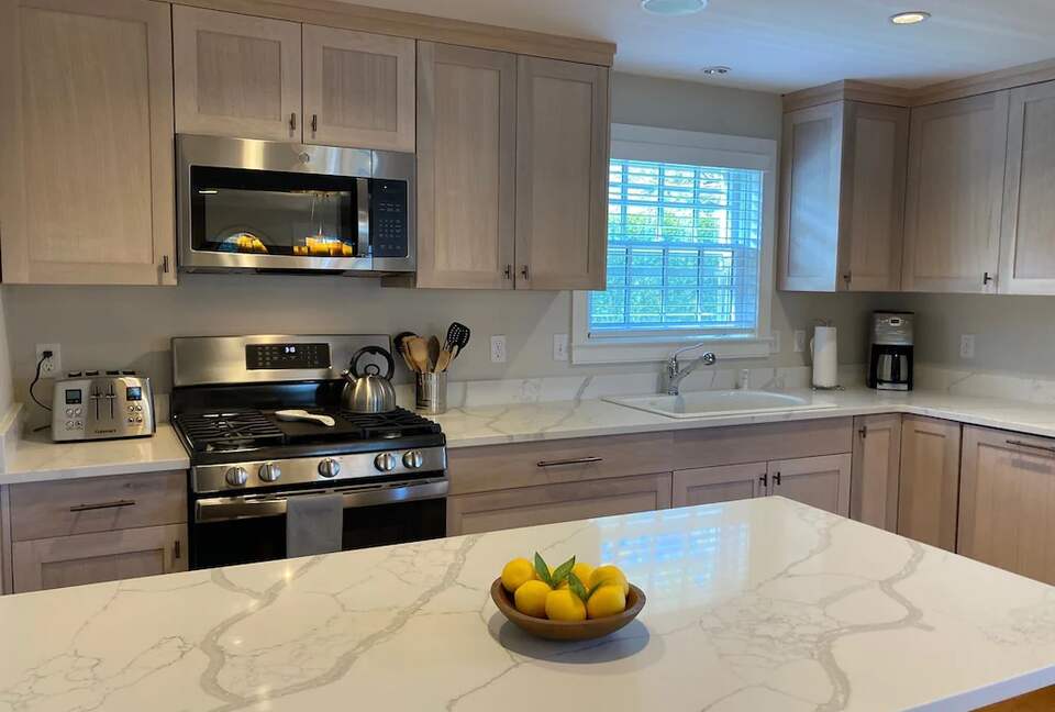 Charming Nantucket Escape with private yard - Nantucket, Massachusetts