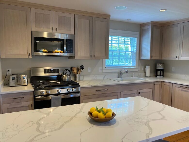 Charming Nantucket Escape with private yard - Nantucket, Massachusetts