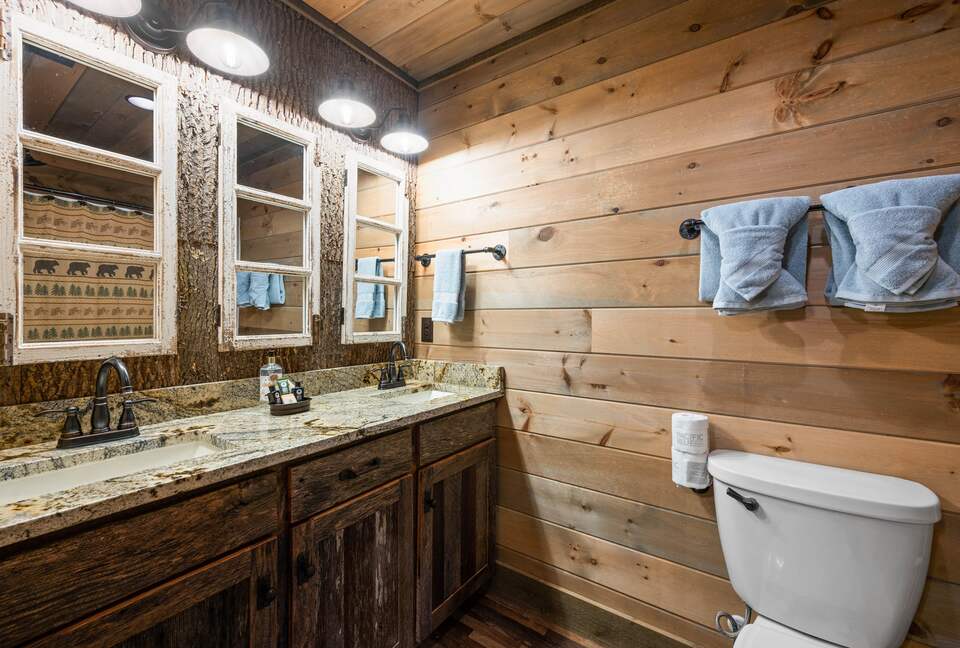 Luxury Mountain Escape with Pool + Theater - Sevierville, Tennessee