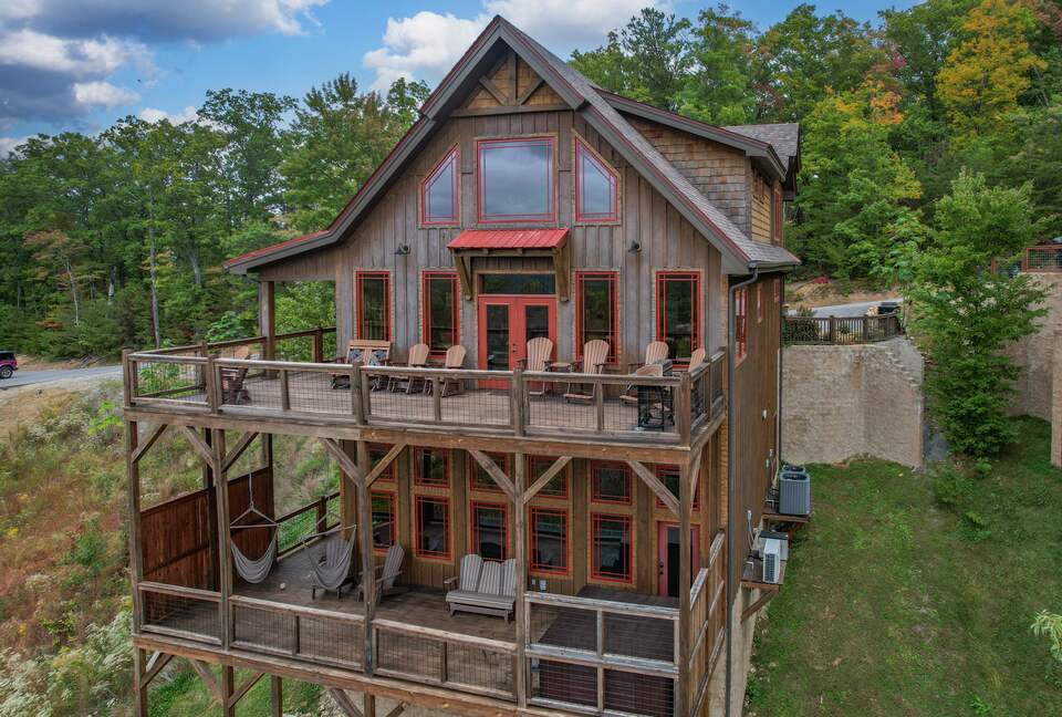 Luxury Mountain Escape with Pool + Theater - Sevierville, Tennessee