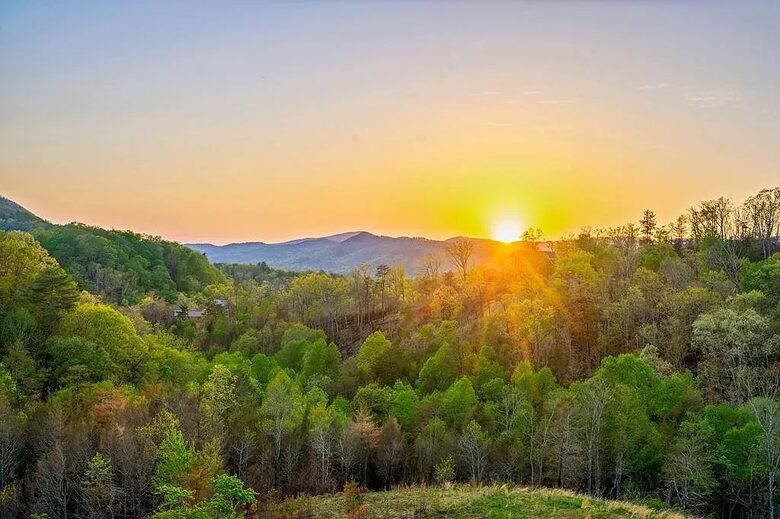 Luxury Mountain Escape with Pool + Theater - Sevierville, Tennessee