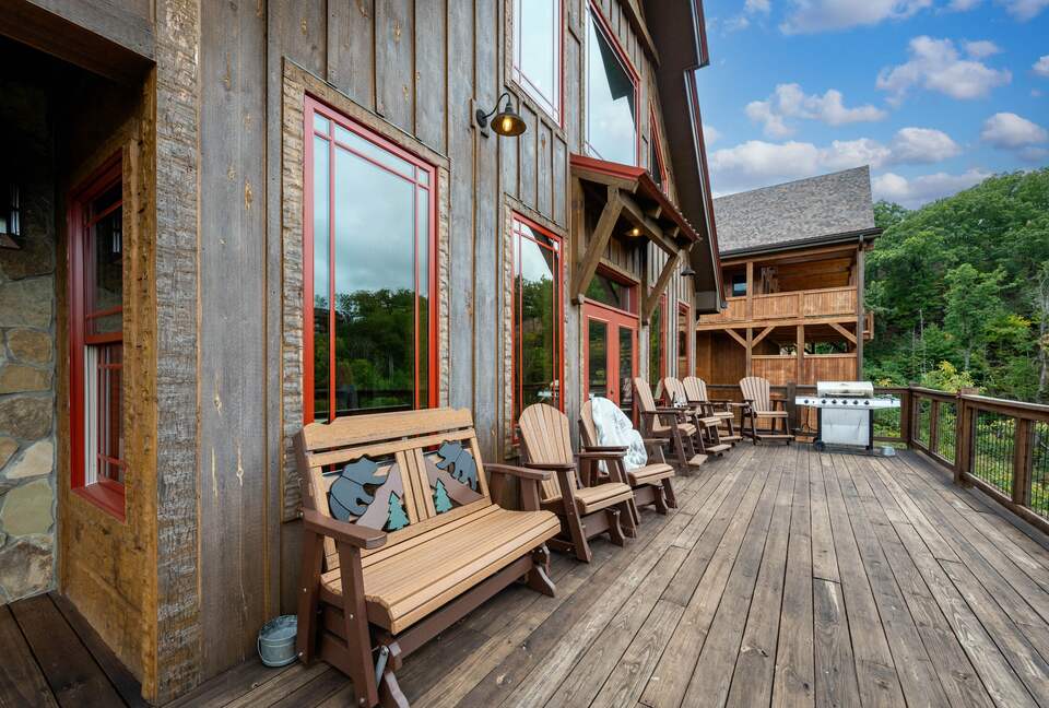 Luxury Mountain Escape with Pool + Theater - Sevierville, Tennessee