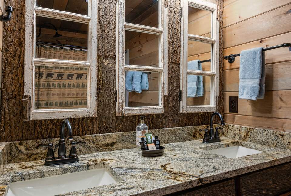 Luxury Mountain Escape with Pool + Theater - Sevierville, Tennessee